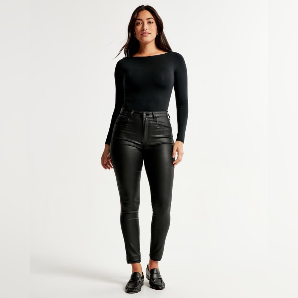 Abercrombie & Fitch Coated finish high rise